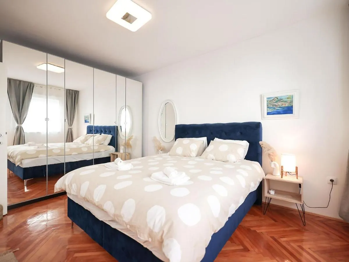 Modern Apartment With Terrace Near Old Town Zadar Croatia