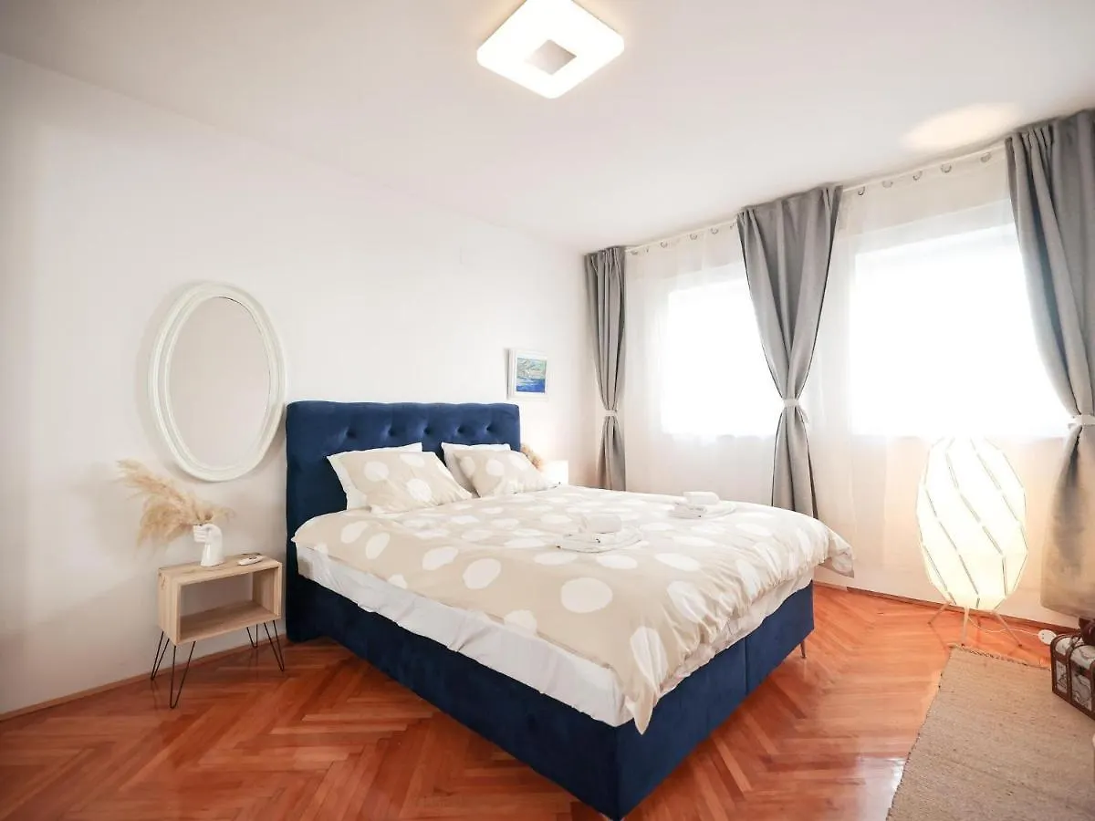 Modern Apartment With Terrace Near Old Town Zadar Croatia