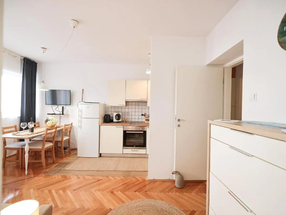 Modern Apartment With Terrace Near Old Town Zadar