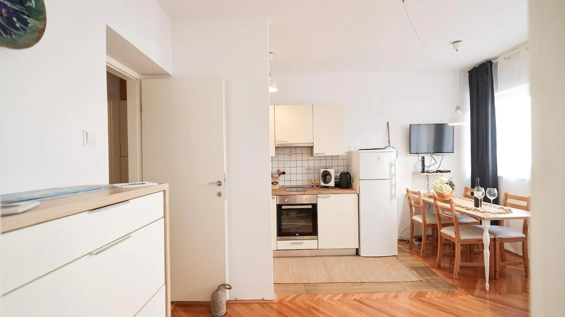 Modern Apartment With Terrace Near Old Town Zadar