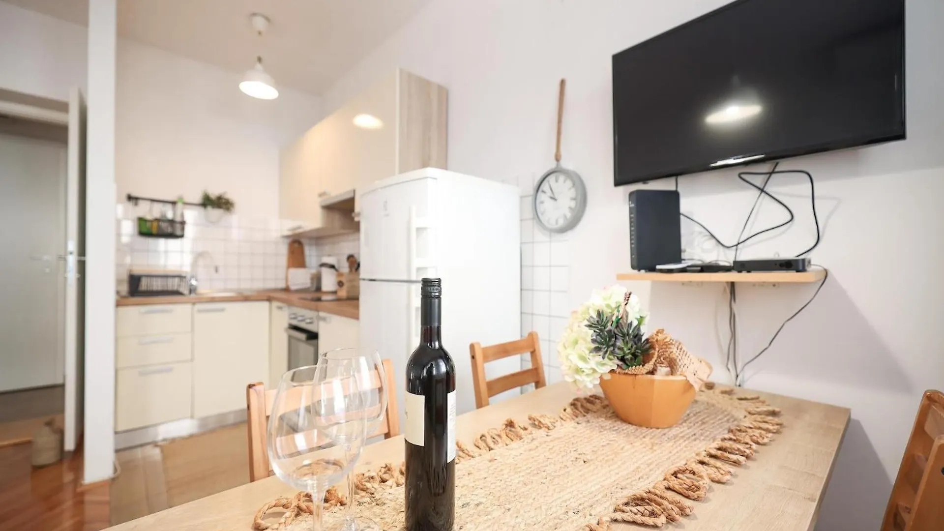 Modern Apartment With Terrace Near Old Town Zadar