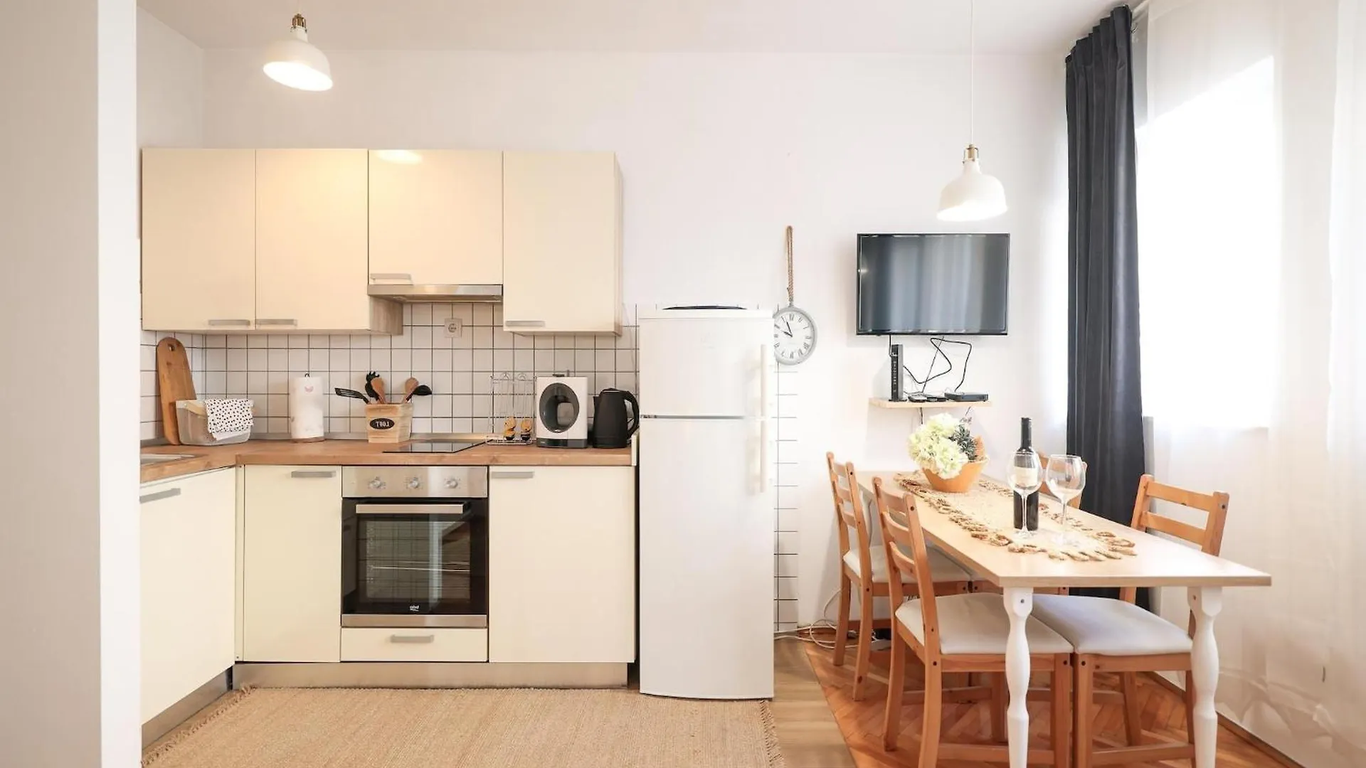 Modern Apartment With Terrace Near Old Town Zadar