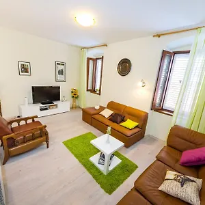  Apartment Altera