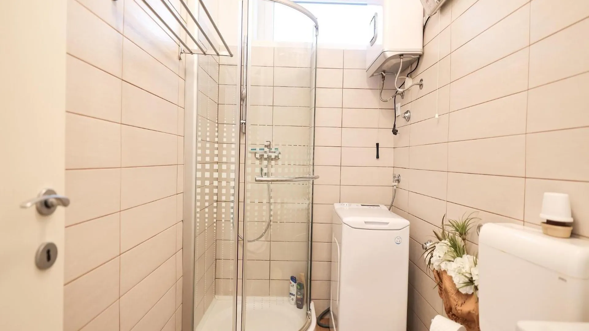 Modern Apartment With Terrace Near Old Town Zara