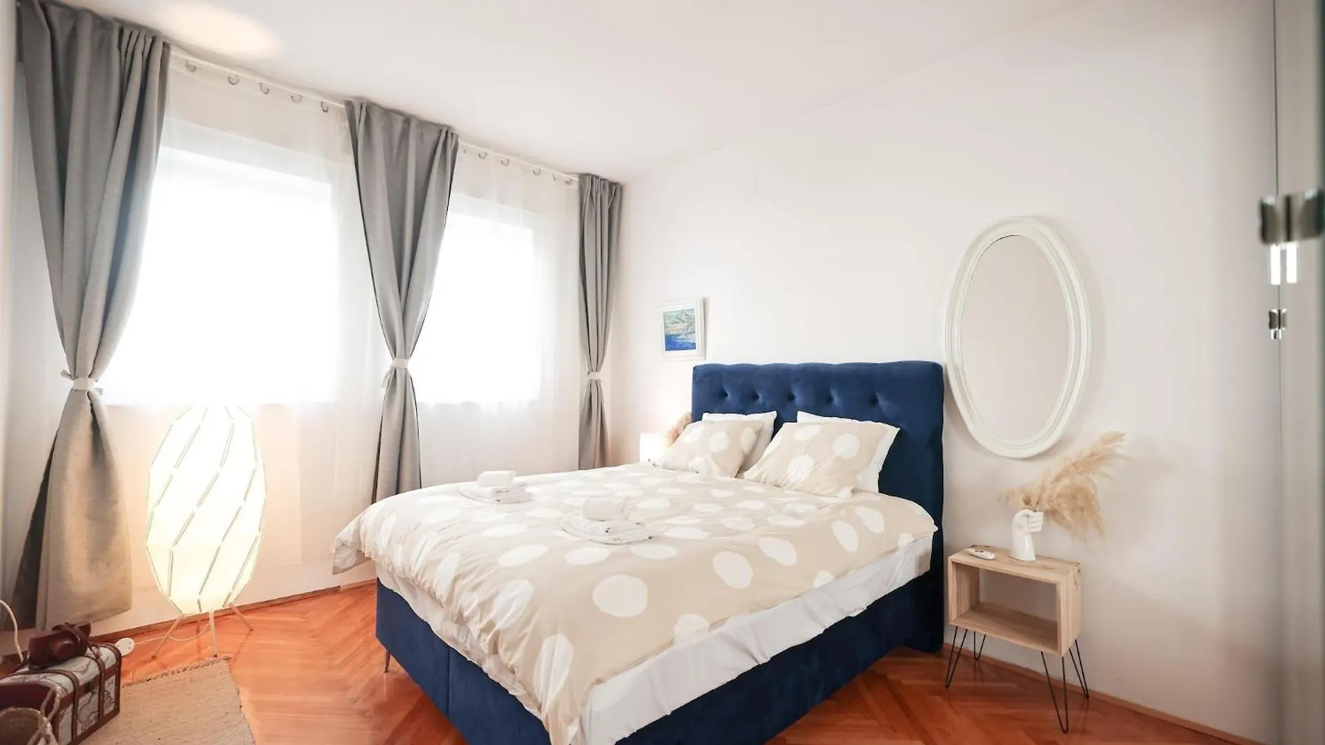 Modern Apartment With Terrace Near Old Town Zara